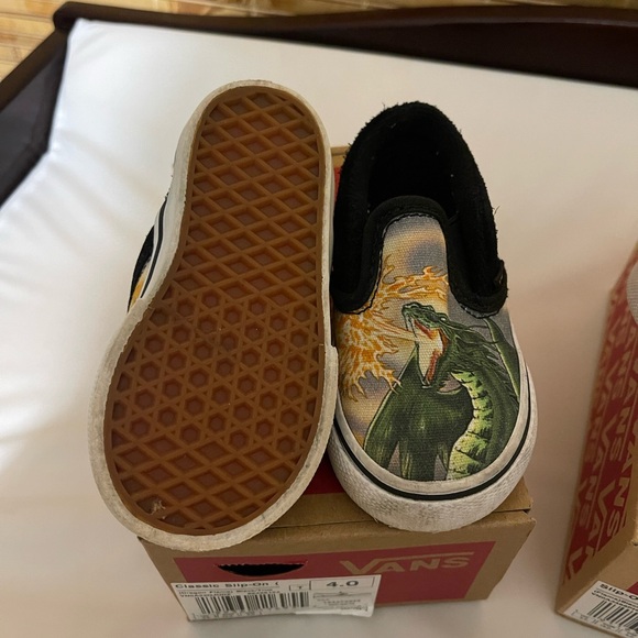 Vans slip ons 2 pairs flames & dragon - Picture 5 of 9